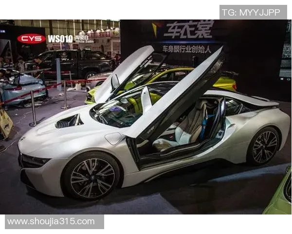 足球明星车贴膜让你的爱车瞬间变身球场焦点与风格象征